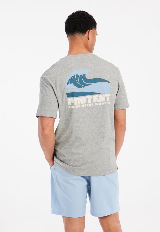 Achterkant van een grijze t-shirt met een blauwe golfontwerp en tekst 'PROTEST RIDING WAVES SINCE 03'.