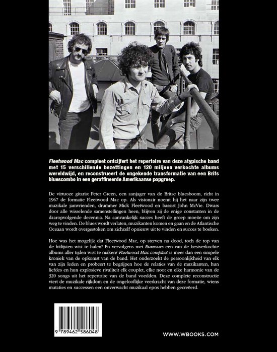 De achterkant van het boek Fleetwood Mac Compleet, met een foto van de bandleden.