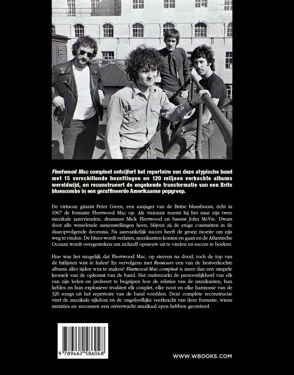 De achterkant van het boek Fleetwood Mac Compleet, met een foto van de bandleden.