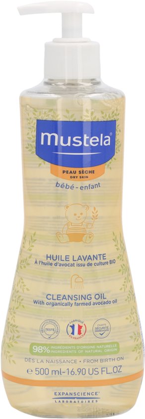 Gegolfde, doorzichtige fles Mustela doucheolie voor de droge huid van baby en kind, met gele pompdispenser.