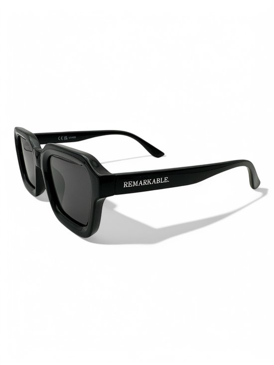 The Brand Remarkable - Zyra - All Black Zonnebril Unisex - Zwart - Vierkant - UV400 - Polycarbonaat - Cat. 3 van The Brand Remarkable — afbeelding 2