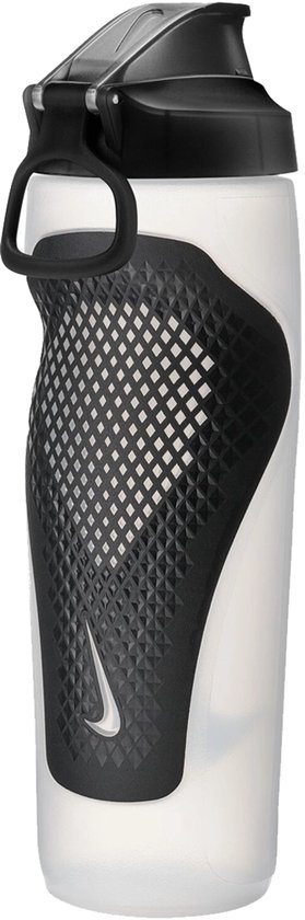 Transparante Nike bidon met zwart gripvlak en zwarte dop met open tuit.