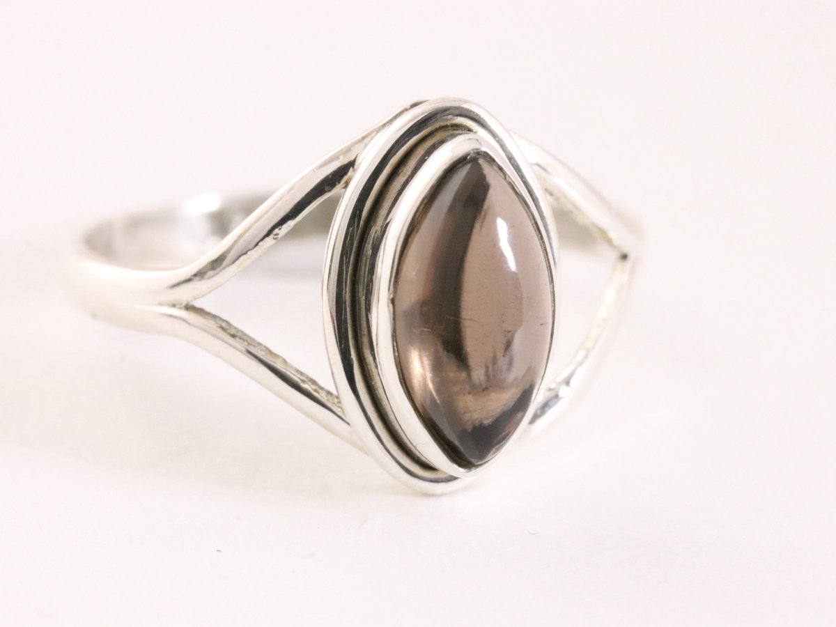 Fijne zilveren ring met rookkwarts - maat 20