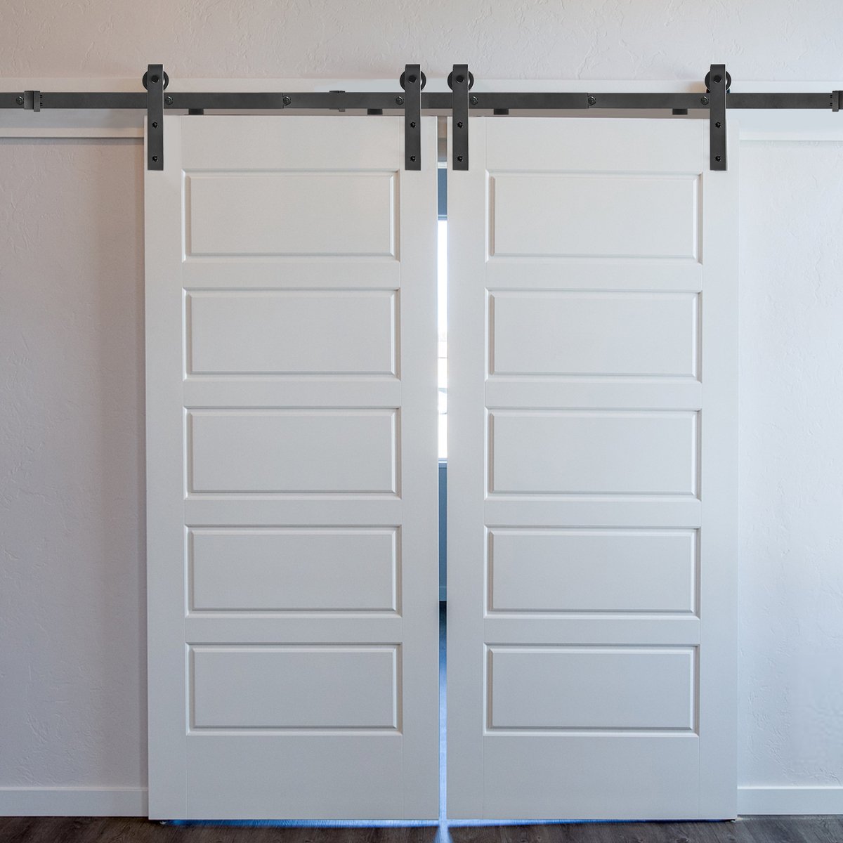 Aufun Schuifdeurrail 200 cm Zwarte koolstofstalen schuifdeurbeslagset Schuifdeuren voor houten/metalen deuren 35 mm-45 mm dikte Maximale belasting 130 kg, 200 cm