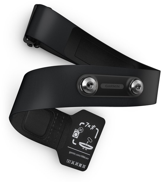 Zwarte Garmin hartslagband met een zwarte module en twee zilveren drukknoppen. Instructies voor verzorging op de band.