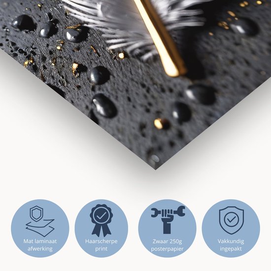 Zilveren veer met gouden accenten - Veer poster - Posters object - Hyperrealisme - Wanddecoratie kinderkamer - Hedendaagse posters - poster 50x70 cm