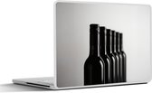 Laptop sticker - 14 inch - Wijnflessen - Zwart - Minimalistisch - 32x5x23x5cm - Laptopstickers - Laptop skin - Cover