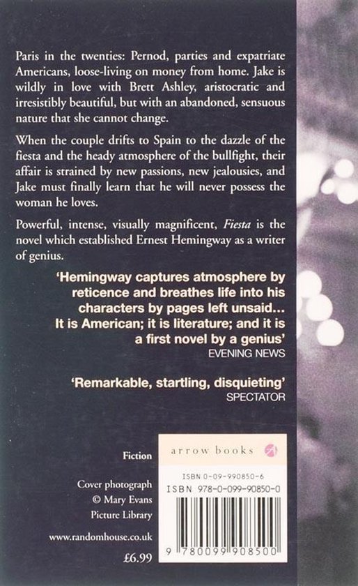 Achterkant van het boek Fiesta: The Sun Also Rises door Ernest Hemingway. Met recensies en ISBN.