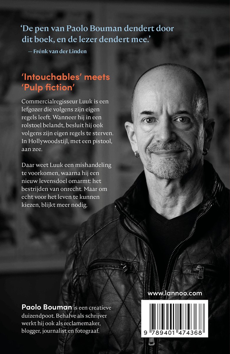 Een man met een grijze baard en een leren jas, tekst in het Nederlands.