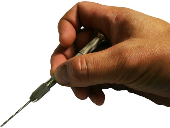Petite perceuse à main (comprenant 10 forets)