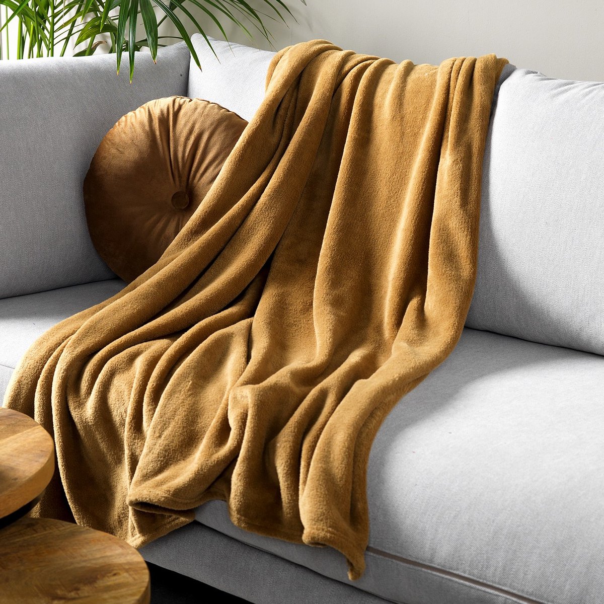 Dutch Decor SIDNEY - plaid 140x180 cm - fleece deken - 100% gerecycled - Tobacco Brown - bruin