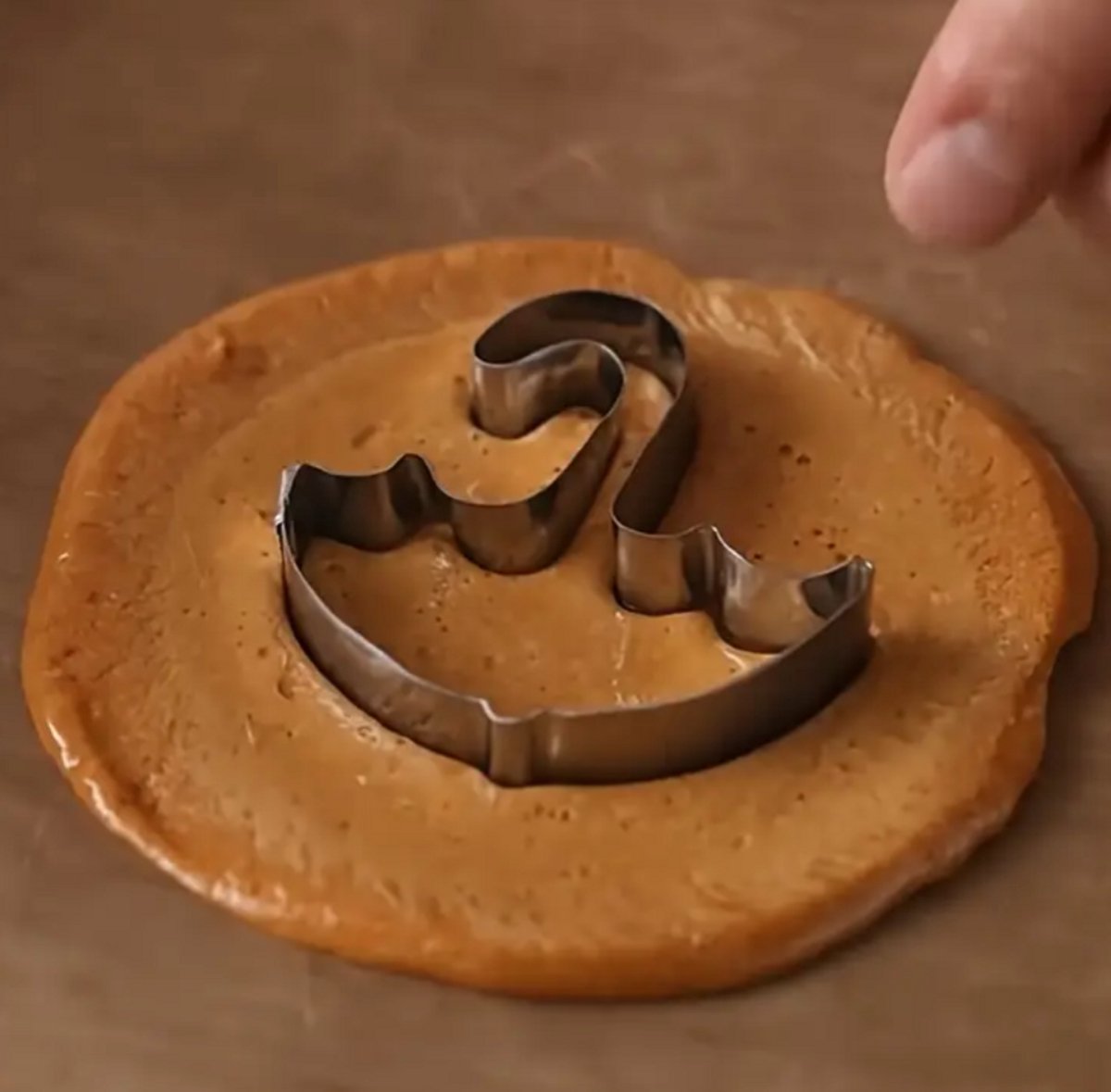 Squid game koekjes vormen met blik