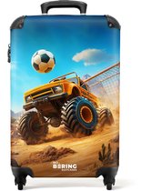 Bol.com NoBoringSuitcases.com® - Kinderkoffer jongen - Kindertrolley jongens - Monstertruck scoort goal in woestijnstadion - Han... aanbieding