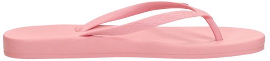 Lichtroze Ipanema teenslipper met fijne, dubbele bandjes en een honingraatdetail.