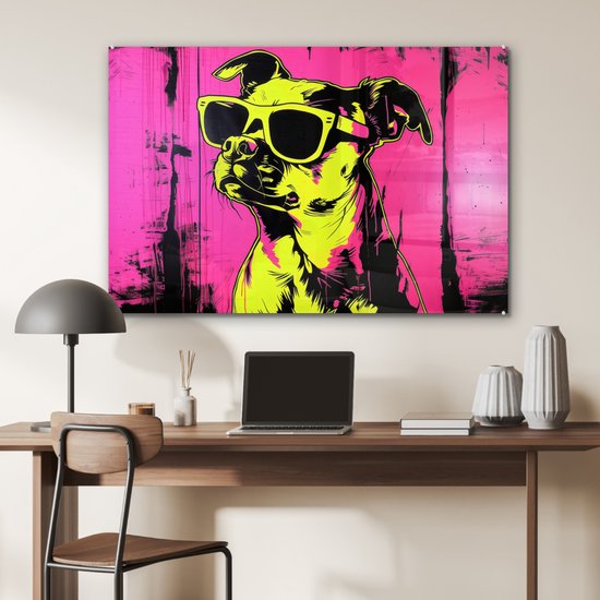 MuchoWow® Glasschilderij 120x80 cm - Schilderij acrylglas - Hond - Zonnebril - Roze - Art - Foto op glas - Muurdecoratie woonkamer - Wanddecoratie slaapkamer - Schilderijen