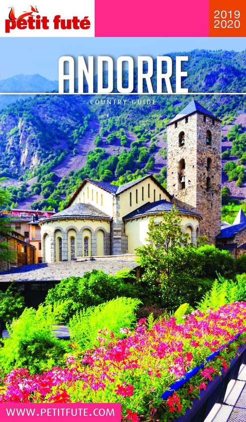 Livre 'Andorre 2019/2020 Petit Futé' avec une église et des montagnes.
