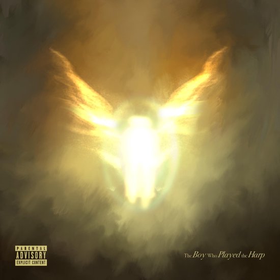 Album cover van 'The Boy Who Played the Harp' met een engelachtig figuur met vleugels in fel licht. Linksonder: 'Parental Advisory Explicit Content'.