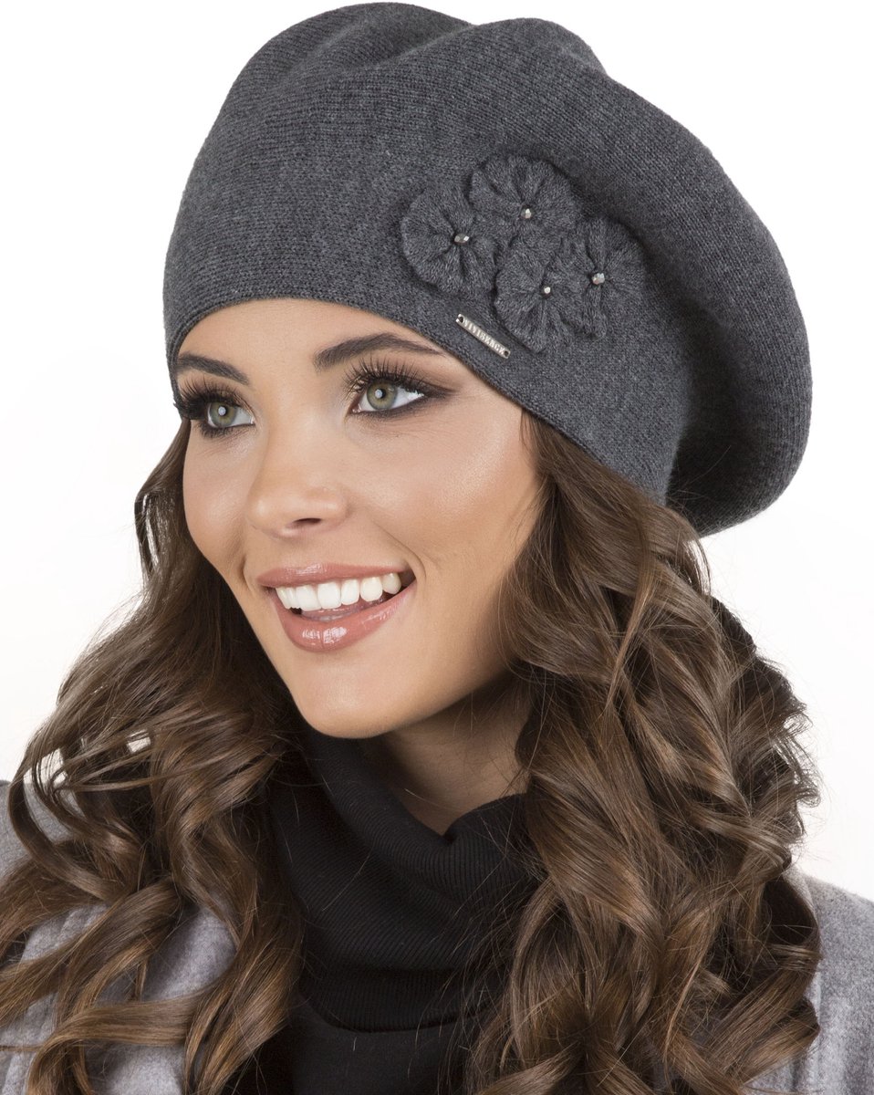 Vivisence Dames Baret - Gebreid Met Wolmix Met Zachte Structuur En Subtiele Bloemen Applicatie - Houdt Warm En Zit Comfortabel Voor Dagelijks Gebruik En Stijlvolle Outfits Tijdens Koude Dagen - Donkergrijs