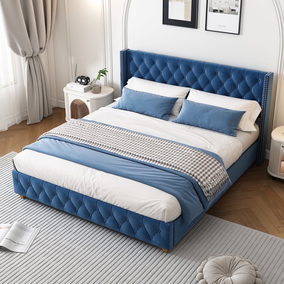 Singularity Gestoffeerd bed 160 x 200 cm met lattenbodem en hoofdbord- knoopbekleding- klinknagelbekleding- houten poten- fluweel- blauw- zonder matras