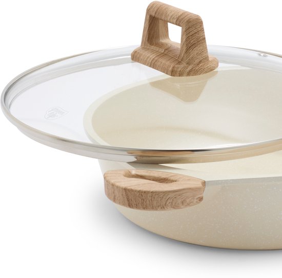 GreenChef Arte Pannenset 8-delig - 16/20/24/28cm - 1.6/3.9/4.4L - PFAS-vrije antikleeflaag - Pannenset inductie - Keramische pan - Niet ovenbestendig - Houten handgreep - Crèmewit