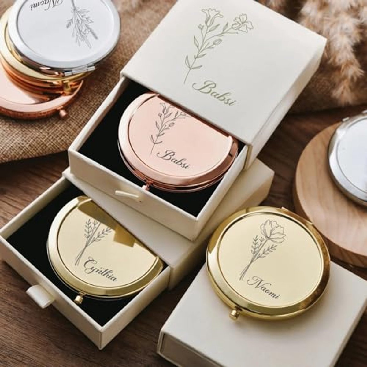 Gepersonaliseerde Compacte Make-Up Spiegel voor Bruidsmeisjes en Gasten