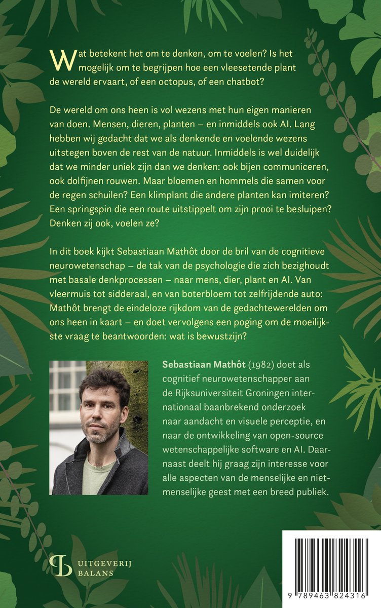 Boekomslag met een man in een grijs pak en een groen vest, kijkend naar de camera, omringd door bladeren. Titel: Een wereld vol denkers.