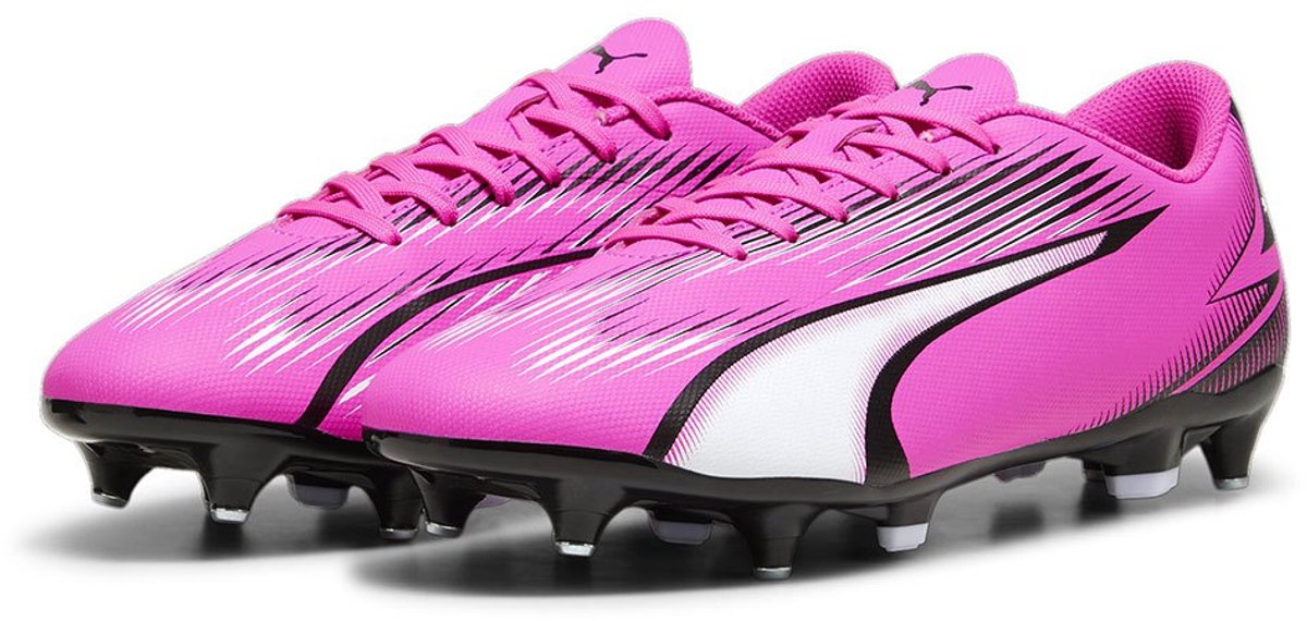 Puma Ultra Play Mxsg voetbalschoenen in roze, EU 44 1/2, met lichtgewicht synthetische bovenkant en deboss-details.
