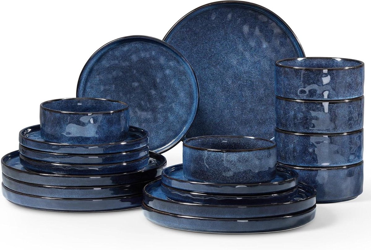 Image of 18-delige serviesset van aardewerk in galactisch blauw voor 6 personen met mueslikommen, platte borden en dessertborden