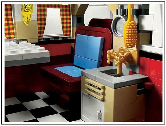 Interieur LEGO camper met zitje, gootsteen en kast.