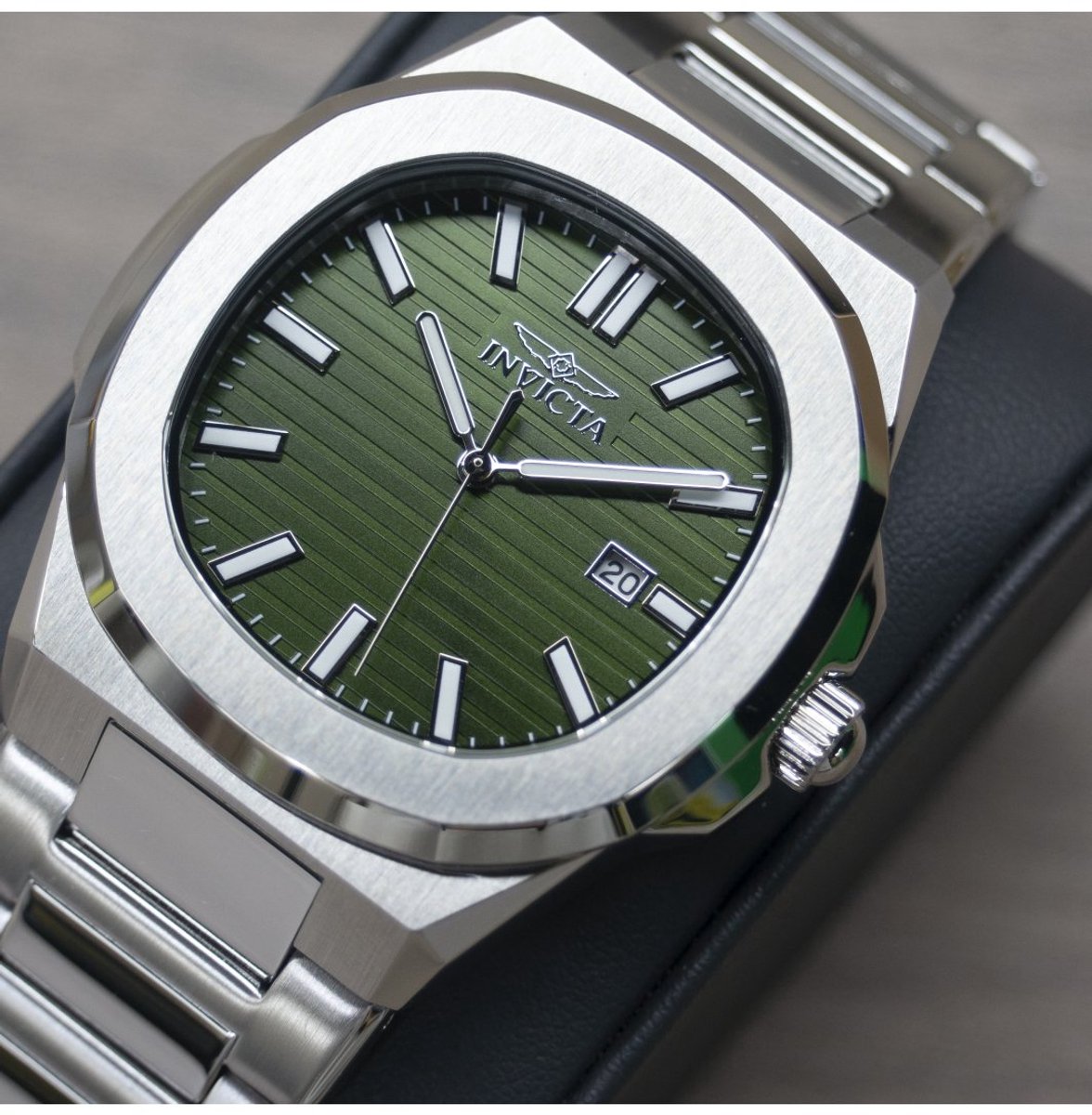 Invicta Speedway 48323 Heren Horloge - Waterdicht - Analoog - Quartz Uurwerk - Roestvrij Staal met groene Wijzerplaat - 41mm