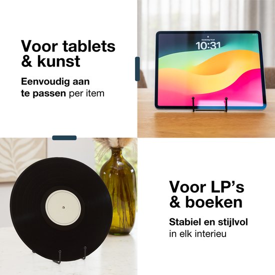 Een tablet en een LP op displaystandaarden.