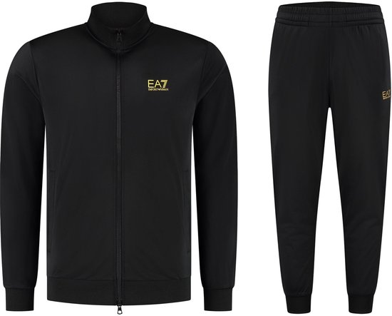 Zwart EA7 trainingspak met gouden logo op jasje en broek.