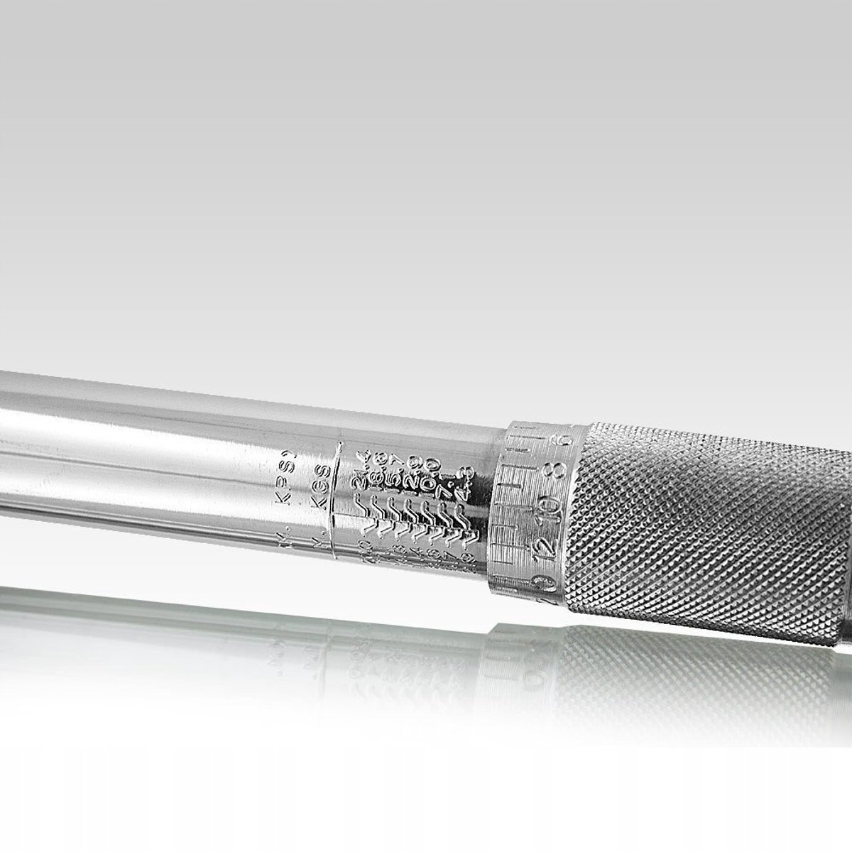 Momentsleutel 28-210Nm 1/2" met doppen - Precisie gereedschap