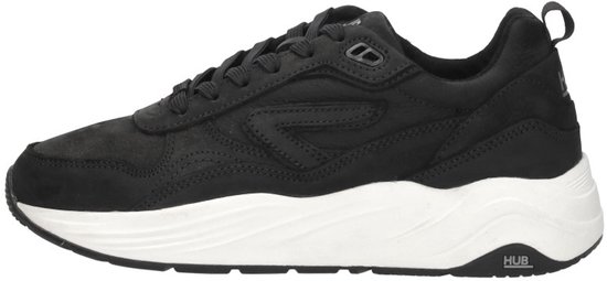 Zwarte HUB sneaker met witte zool, zwart veters en HUB logo op de zool.