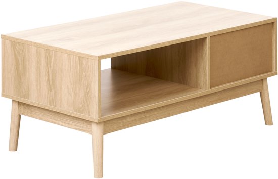 Houten salontafel met open vak en schappen, op schuine poten.