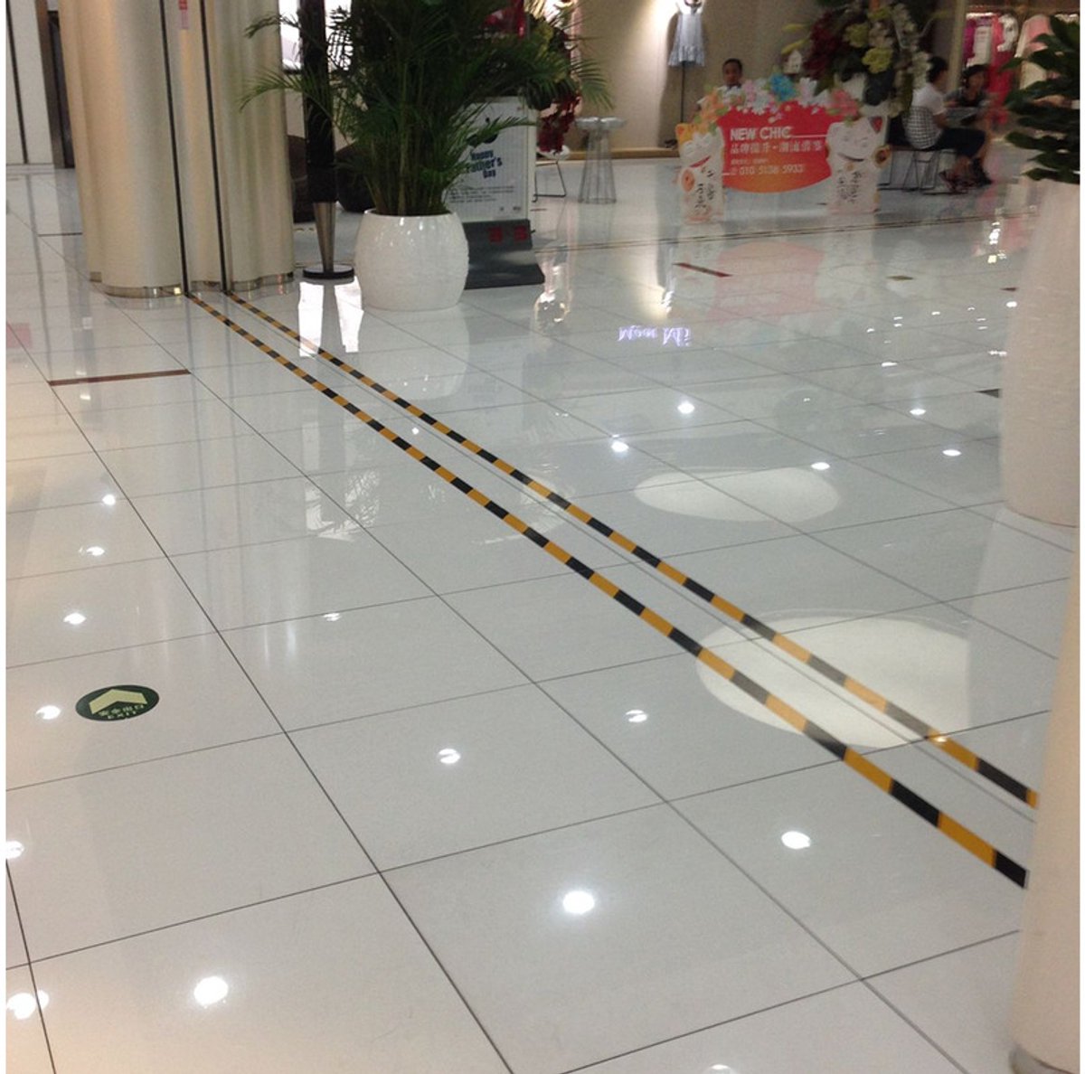 Afzetlint Tape Zwart/Geel industrieel – 33m x 50mm – PVC Markeringstape Kleefband voor Binnen & Buiten