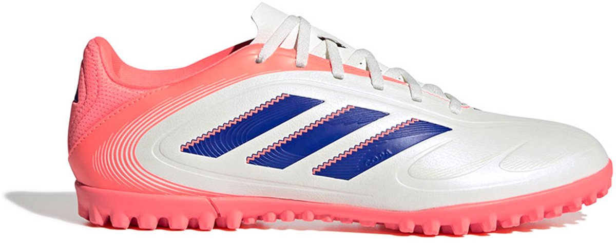 Adidas Copa Pure 3 Club TF voetbalschoenen in wit met roze en blauwe details, EU maat 46, ontworpen voor optimale balcontr...