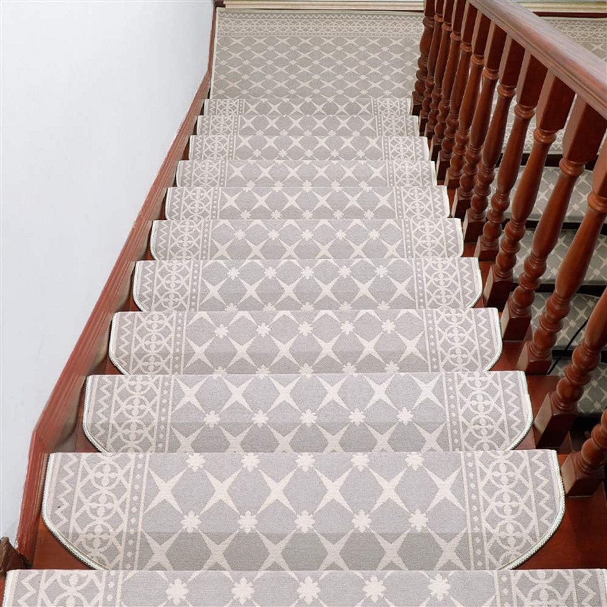 Zelfklevende Trapmatten Halfrond Antraciet (24x65 cm) – Wastrappenmatten voor Trapbescherming en Veiligheid (15 Stuks)
