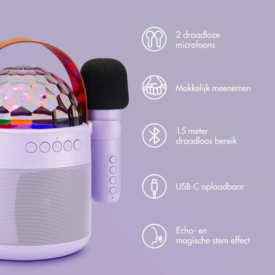 Een lichtpaarse karaokespeaker met discobal en twee microfoons. Ernaast staan iconen die 2 draadloze microfoons, draaggemak, 1,5m draadloos bereik, USB-C oplaadbaar en echo/magische stem-effect aanduiden.