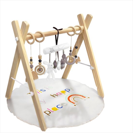 Houten babygym met rond speelkleed met regenboog en tekst "This is my happy place". Zijaanzicht.