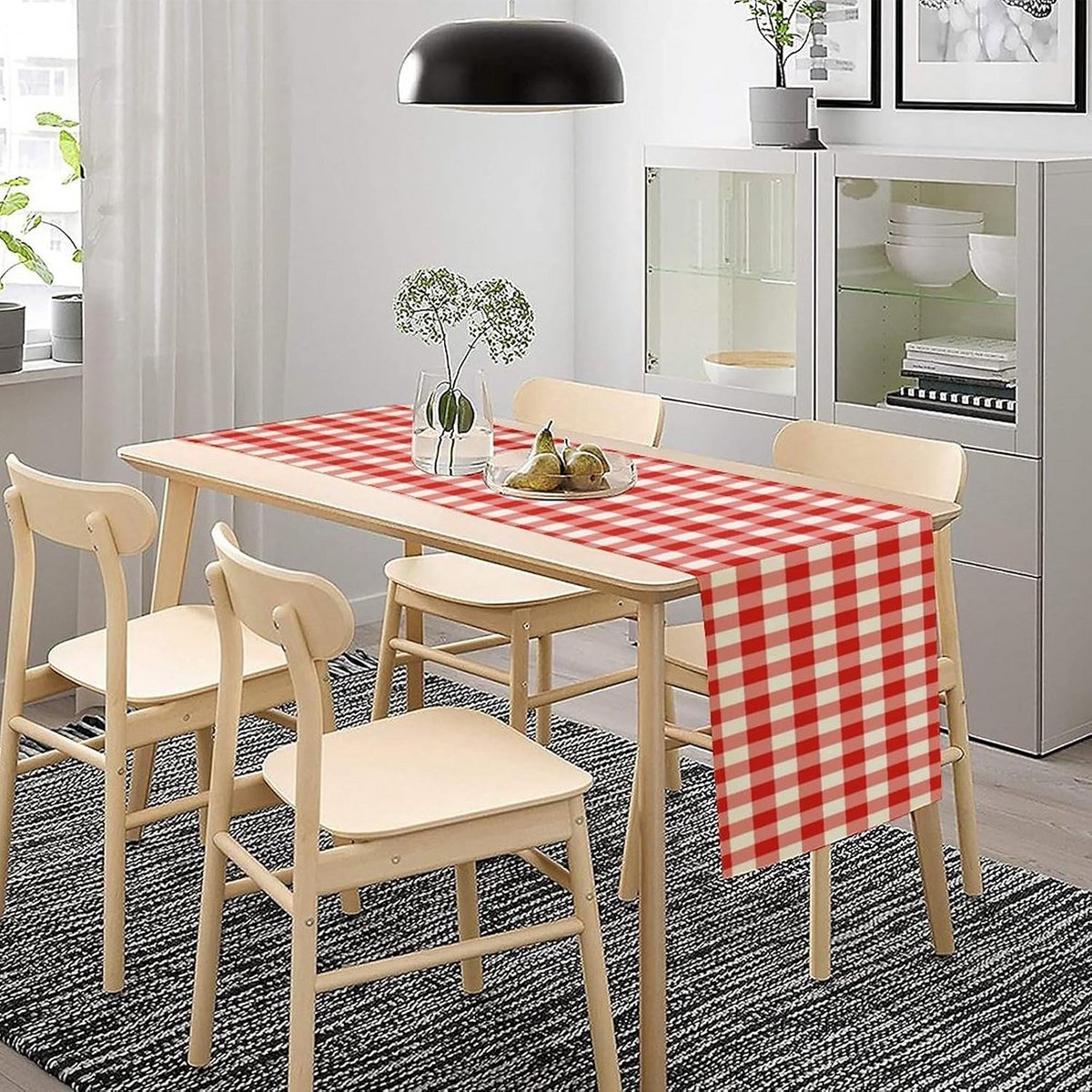 Rood Geruite Tafelloper voor Landelijke en Rustieke Tafeldecoratie