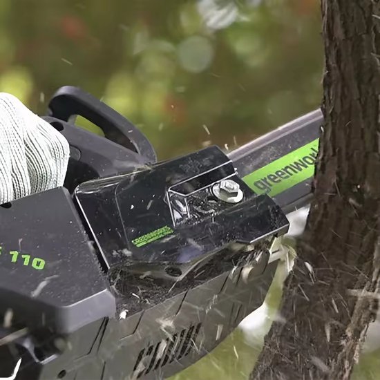 Greenworks 40V Elektrische Kettingzaag - 10 Inch - Snoeizaag - Takkenzaag - Handzaag - Kettingsnelheid: 15 m/s - Brushless - Inc. accessoires van Greenworks — afbeelding 4