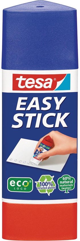 Bâton de colle Tesa Easy Stick avec capuchon bleu et base rouge. Avec une main collant du papier.