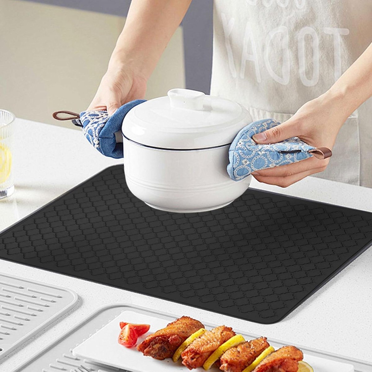 Afdekplaat keuken - Inductiekookplaat afdekking - Vuurbestendig - Zwart - Fornuisbeschermer - Waterdicht - Siliconen - 76 cm x 53 cm - Geschikt voor inductiekookplaat.