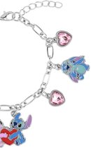 Zilverkleurige schakelarmband met twee roze hartjes en een blauw Stitch bedeltje.