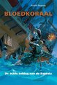Boekcover van 'Bloedkoraal' met twee mannen in het water.