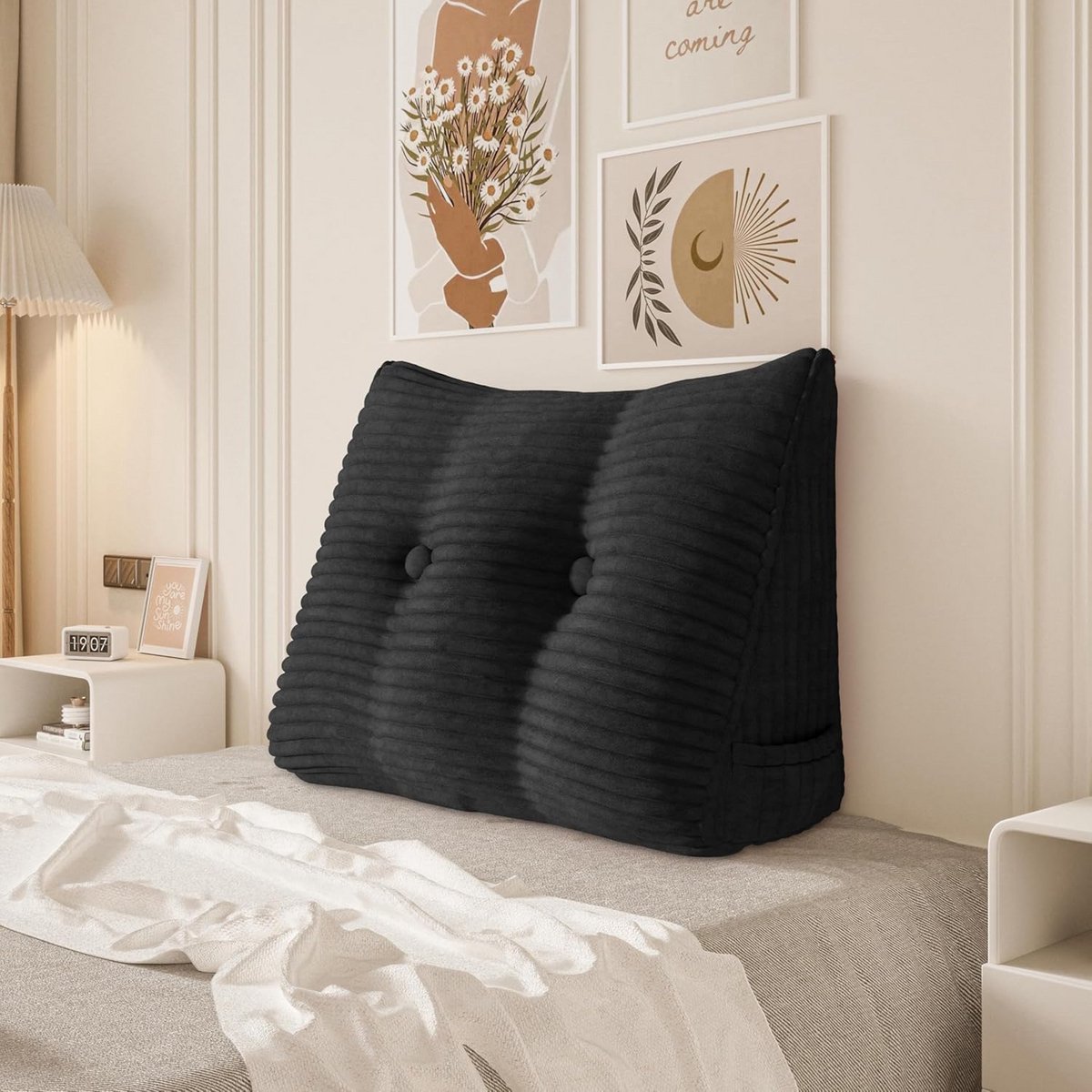 Groot Wigvormig Rugkussen voor Bed en Bank - Comfortabele Steun met Knopen - Zwart Fluweel