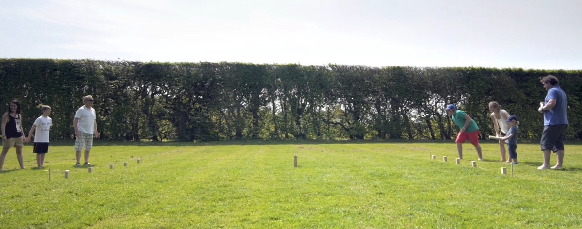 Bex Kubb Basic – Zweeds Vikingschaak – Toegankelijk Buitenspel – FSC Grenenhout – Koning Met Houtkleurige Kroon – Vanaf 8 Jaar – Inclusief Opbergnet Met Trekkoord — afbeelding 11