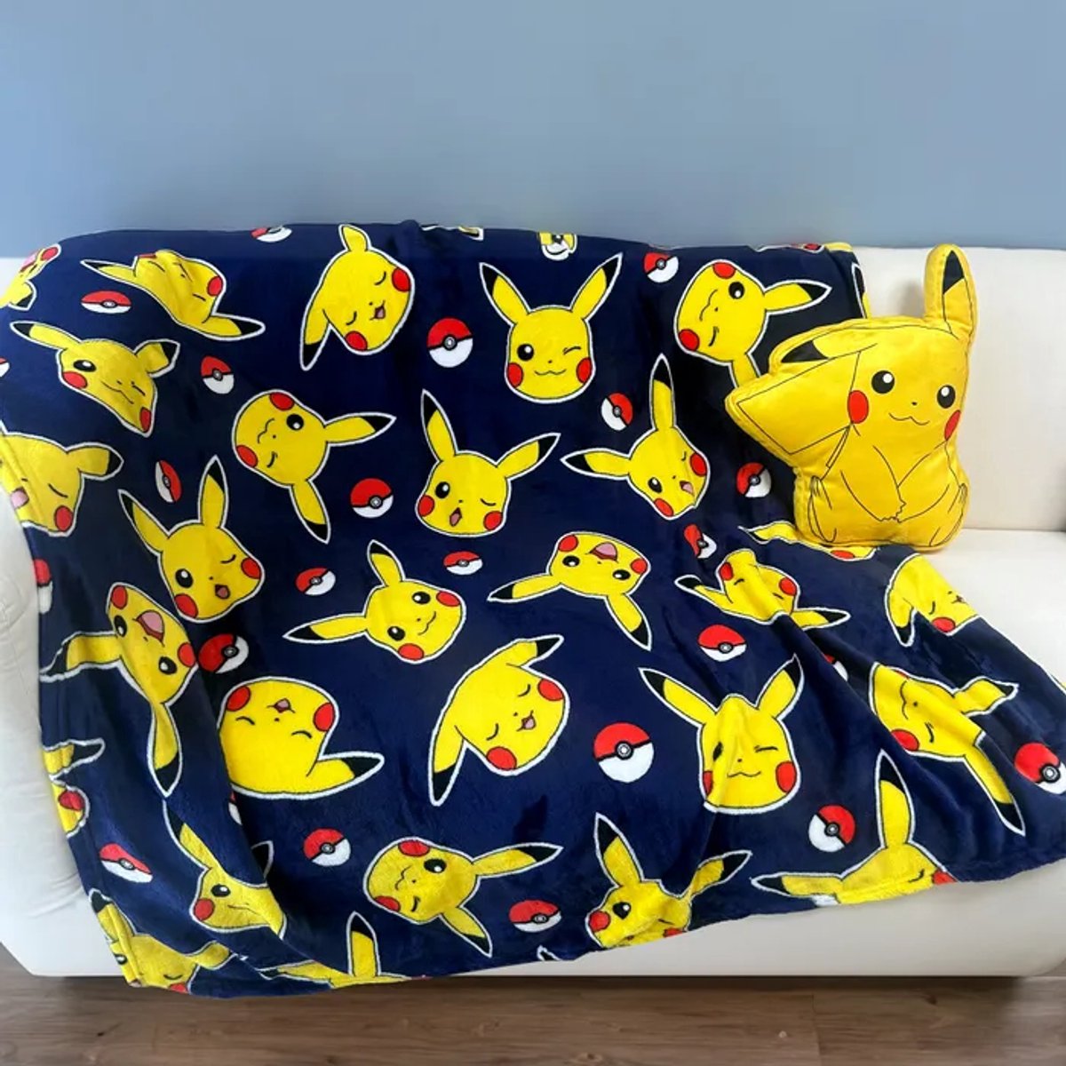 Pokémon Fleeceplaid Pika Pika - 125 x 150 cm - Polyester Blauw