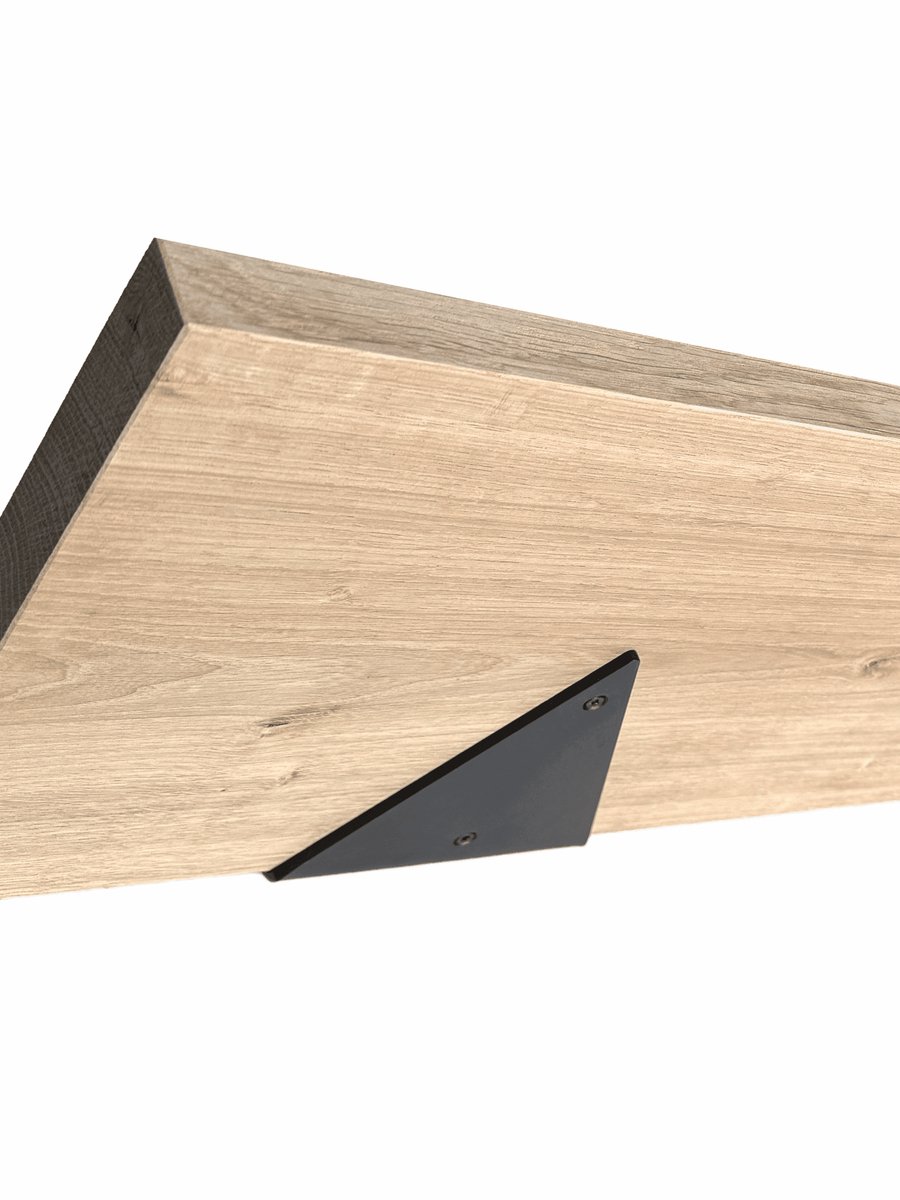 GoudmetHout Wandplank Industrieel - 50 x 25 cm Muurplank - Eiken Hout - Decoratie Wandrek & Boekenrek - Hangplank Keuken - Wall Shelf + 2 Driehoekvormige Mat Zwarte Plankdragers van Staal Licht eiken, mat zwart